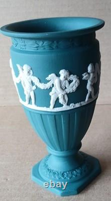 Vase aux chérubins Wedgwood en jaspe vert épicéa