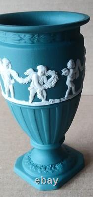Vase aux chérubins Wedgwood en jaspe vert épicéa