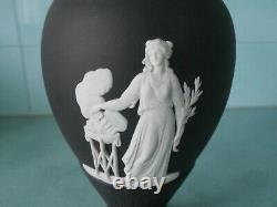 Vase balustre noir de grande taille Wedgwood Jasperware vintage avec des figures grecques