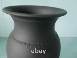 Vase balustre noir de grande taille Wedgwood Jasperware vintage avec des figures grecques