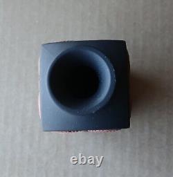 Vase carré en jaspe noir et terre cuite égyptien de Wedgwood