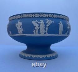 Vase central sur piédestal en jasperware Wedgwood bleu pâle vintage impérial Angleterre