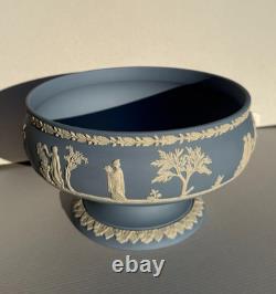 Vase central sur piédestal en jasperware Wedgwood bleu pâle vintage impérial Angleterre