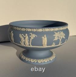 Vase central sur piédestal en jasperware Wedgwood bleu pâle vintage impérial Angleterre