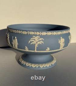 Vase central sur piédestal en jasperware Wedgwood bleu pâle vintage impérial Angleterre