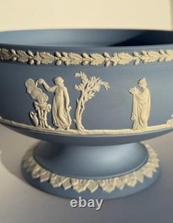 Vase central sur piédestal en jasperware Wedgwood bleu pâle vintage impérial Angleterre