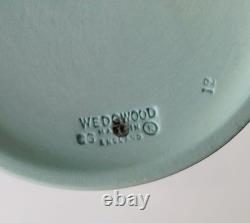 Vase cylindrique Wedgwood en jaspe turquoise à fleurs de prunier jasperware
