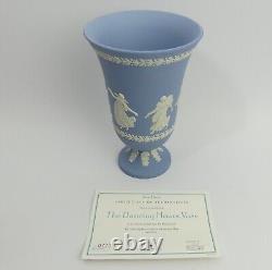 Vase dansant Wedgwood Blue Jasper Ware de 1997