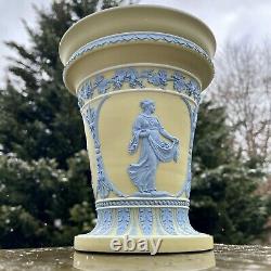 Vase en grès et jaspe bleu de Wedgwood de l'époque victorienne précoce numéro 384