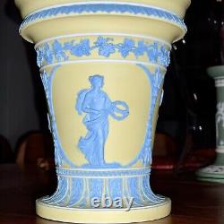 Vase en grès et jaspe bleu de Wedgwood de l'époque victorienne précoce numéro 384