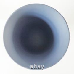Vase en jaspe Wedgwood Portland bleu de 7 1/2 pouces