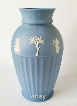 Vase en jaspe Wedgwood bleu de 10 pouces