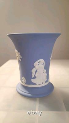 Vase en jaspe Wedgwood bleu design néoclassique daté à la base 1872 antique