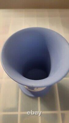 Vase en jaspe Wedgwood bleu design néoclassique daté au fond 1872 antique