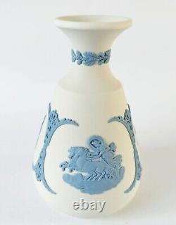 Vase en jaspe Wedgwood bleu sur blanc de qualité 1ère
