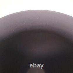 Vase en jaspe Wedgwood rare de couleur bleu Portland avec un motif en relief blanc de 20 cm de hauteur