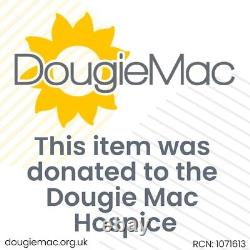 Vase en jaspe Wedgwood rare de couleur bleu Portland avec un motif en relief blanc de 20 cm de hauteur