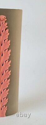 Vase en jaspe Wedgwood taupe et terracotta 'Bullrush'