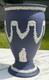Vase En Jaspe Wedgwood Vintage Rare Blanc Sur Bleu Portland 8 Pouces De Hauteur Angleterre