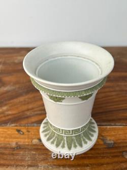 Vase en jaspe avec glaçage en éclaboussure vert sur blanc Wedgwood 1810-1820