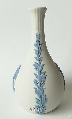Vase en jaspe blanc Wedgwood bleu