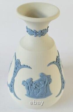 Vase en jaspe blanc de première qualité, couleur bleu Wedgwood