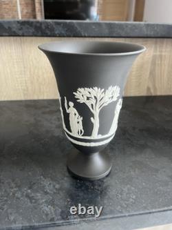 Vase en jaspe noir Wedgwood