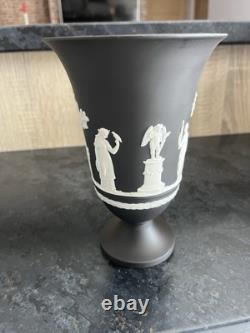 Vase en jaspe noir Wedgwood