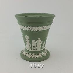 Vase en jasperware Wedgwood petit vert / céladon 7637 OA.