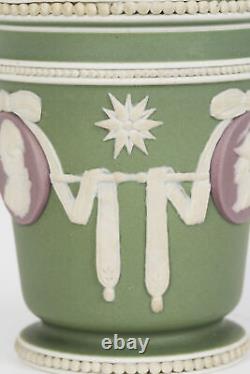 Vase en médaille antique en jasperware à trois couleurs Wedgwood