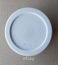 Vase floral en jasperware Wedgwood couleur taupe clair marron avec narcisse ÉBLOUISSANT