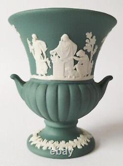 Vase grecque en jaspe vert-bleu Wedgwood de 3 3/4 pouces.