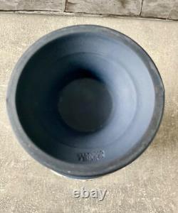 Vase large abondant en jaspe Wedgwood blanc sur jaspe bleu de Portland, rare