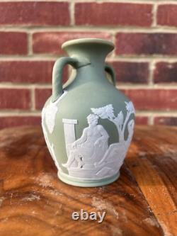 Vase miniature Portland en jaspe vert Wedgwood 13 cm