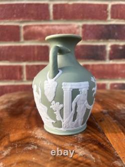Vase miniature Portland en jaspe vert Wedgwood 13 cm