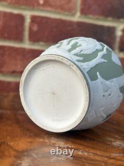 Vase miniature Portland en jaspe vert Wedgwood 13 cm