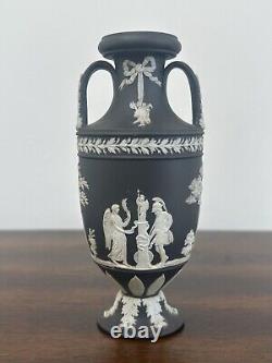 Vase miniature de trophée en jaspe noir Wedgwood urne vase Wegwood