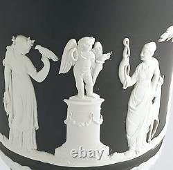 Vase noir en jaspe Wedgwood Arcadian sur pied