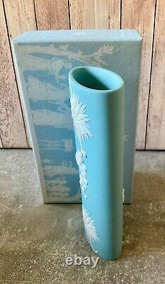 Vase ovale large en jaspe Wedgwood blanc sur jaspe turquoise rare dans sa boîte