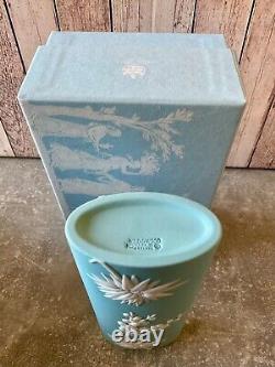 Vase ovale large en jaspe Wedgwood blanc sur jaspe turquoise rare dans sa boîte