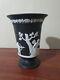Vase Rare Des Années 1970 En Jaspe Wedgwood Néoclassique à Pied Noir De 5,25 Pouces De Haut