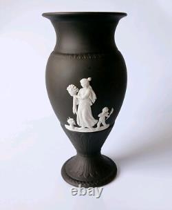Vase sur pied en jaspe noir Wedgwood, scènes classiques