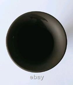 Vase sur pied en jaspe noir Wedgwood scènes classiques