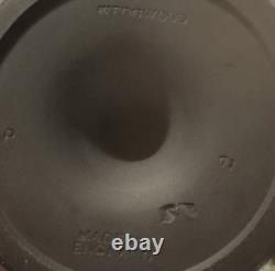 Vase sur pied en jaspe noir Wedgwood vintage