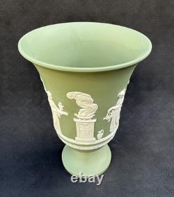 Vase sur pied en jaspe vert sauge Wedgwood Arcadian 19 cm Staffordshire 1973