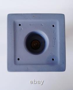 Vase trophée à deux anses en jaspe Wedgwood bleu