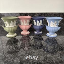 Vases Wedgwood Jasperware roses, bleus, bleu marine et verts – très bon état