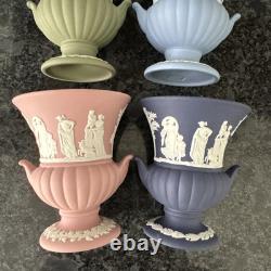 Vases Wedgwood Jasperware roses, bleus, bleu marine et verts – très bon état