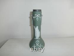 Vieux Vieux Vert Jasperware Petit Vase Avec Étain Rim Dames Pattern Rare