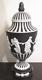 Vintage 1977 Wedgwood Jasperware Couvert D'urnes Noires